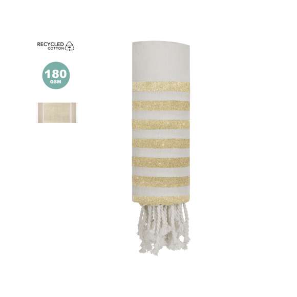 Pareo Toalla en algodón reciclado de 180g/m2. Diseño a rayas color blanco en combinación con rayas doradas con efecto glitter, extremos en beige liso y distinguidos flecos en los extremos en forma de cordón. Incluye etiqueta con distintivo algodón reciclado.