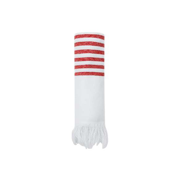 Suave pareo-toalla de 300 g/m², confeccionado en una combinación de algodón reciclado y poliéster reciclado SEAQUAL.Su diseño presenta una base en blanco combinada con rayas de color y decorada por distinguidos flecos en los extremos. Incluye etiqueta con diseño SEAQUAL, que certifica su origen sostenible y su contribución a la limpieza de océanos. SEAQUAL INITIATIVE trabaja con colaboradores y autoridades para ayudar a limpiar nuestros océanos. Los residuos marinos de nuestras playas, fondos y superficies oceánicas, ríos y estuarios son recogidos por programas de limpieza. Luego se clasifican en diferentes tipos de materiales y la porción de plástico se limpia y se transforma en PLÁSTICO MARINO RECICLADO, una materia prima completamente trazable y que crea productos sostenibles e inspiradores. Al elegir productos que contienen PLÁSTICO MARINO RECICLADO, estás ayudando a limpiar nuestros océanos.JUNTOS POR UN OCÉANO LIMPIO.