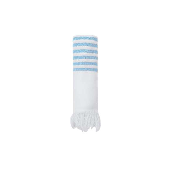 Suave pareo-toalla de 3000 g/m², confeccionado en una combinación de algodón reciclado y poliéster reciclado SEAQUAL.Su diseño presenta una base en blanco combinada con rayas de color y decorada por distinguidos flecos en los extremos. Incluye etiqueta con diseño SEAQUAL, que certifica su origen sostenible y su contribución a la limpieza de océanos. SEAQUAL INITIATIVE trabaja con colaboradores y autoridades para ayudar a limpiar nuestros océanos. Los residuos marinos de nuestras playas, fondos y superficies oceánicas, ríos y estuarios son recogidos por programas de limpieza. Luego se clasifican en diferentes tipos de materiales y la porción de plástico se limpia y se transforma en PLÁSTICO MARINO RECICLADO, una materia prima completamente trazable y que crea productos sostenibles e inspiradores. Al elegir productos que contienen PLÁSTICO MARINO RECICLADO, estás ayudando a limpiar nuestros océanos.JUNTOS POR UN OCÉANO LIMPIO.