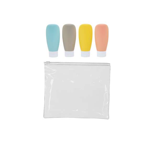 Neceser de viaje con botes de PVC. Incluye 4 botes de 60 ml de capacidad, en diferentes colores (rosa, azul claro, amarillo y gris) y suave acabado gomoso, ideales para organizar líquidos y productos de cuidado personal. Presentado en neceser transparente de PVC con cierre hermético.