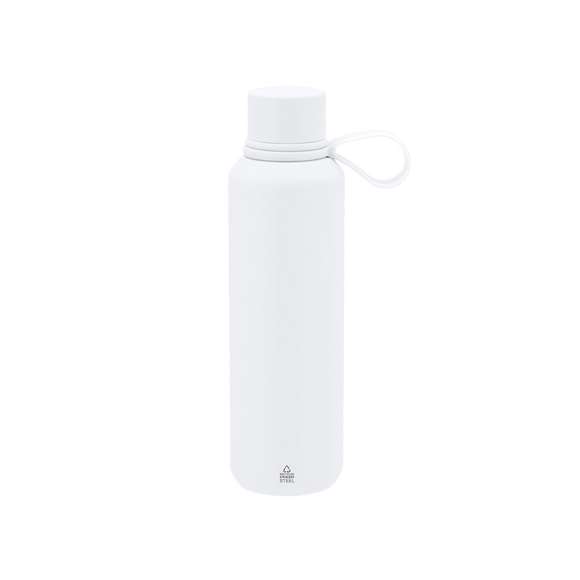 Bidón térmico de 630 ml de capacidad, fabricado en  Acero Inox Reciclado de doble pared. Incluye asa de silicona a juego. Libre de BPA. Con distintivo acero inoxidable reciclado.El acero es uno de los materiales más demandados y que puede encontrarse casi en todas partes, desde productos de uso diario a grandes construcciones. Con innumerables propiedades, entre las que cabe destacar la durabilidad y su alto grado de reutilización, convirtiéndolo en una alternativa muy valorada en soluciones de sostenibilidad. Debidamente tratado, permite obtener nuevos recursos de infinita utilización.