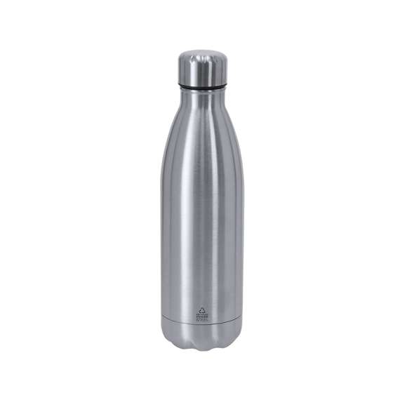Bidón térmico de 790 ml de capacidad, fabricado en  Acero Inox Reciclado. Con acabado mate.Incluye distintivo de acero inoxidable reciclado.El acero es uno de los materiales más demandados y que puede encontrarse casi en todas partes, desde productos de uso diario a grandes construcciones. Con innumerables propiedades, entre las que cabe destacar la durabilidad y su alto grado de reutilización, convirtiéndolo en una alternativa muy valorada en soluciones de sostenibilidad. Debidamente tratado, permite obtener nuevos recursos de infinita utilización.