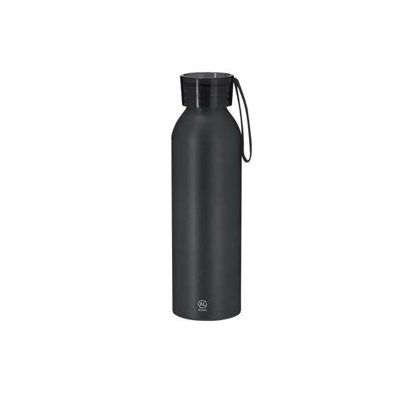 Bidón de 650 ml de capacidad. Fabricado en resistente y sostenible aluminio reciclado. Con tapón a rosca translúcido y correa a juego para un sencillo transporte. Cuerpo de acabado esmerilado. Libre de BPA. Incluye distintivo Aluminio Reciclado.El aluminio reciclado es un material con posibilidades de reciclaje casi infinitas, sin perder sus propiedades originales y consumiendo menos energía en este proceso.