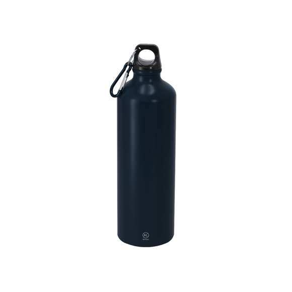 Bidón de 800 ml de capacidad. Fabricado en resistente y sostenible aluminio reciclado. Con tapón a rosca negro y mosquetón a juego para un sencillo transporte. Cuerpo de acabado esmerilado. Libre de BPA. Incluye distintivo Aluminio Reciclado.El aluminio reciclado es un material con posibilidades de reciclaje casi infinitas, sin perder sus propiedades originales y consumiendo menos energía en este proceso.