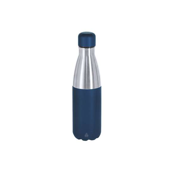 Bidón térmico de 550 ml de capacidad, fabricado en acero inox reciclado de doble pared. Su diseño combina cuerpo en acabado silver con tapón a rosca y base en color mate a juego. Libre de BPA. Incluye distintivo de acero inox reciclado.El acero es uno de los materiales más demandados y que puede encontrarse casi en todas partes, desde productos de uso diario a grandes construcciones. Con innumerables propiedades, entre las que cabe destacar la durabilidad y su alto grado de reutilización, convirtiéndolo en una alternativa muy valorada en soluciones de sostenibilidad. Debidamente tratado, permite obtener nuevos recursos de infinita utilización.