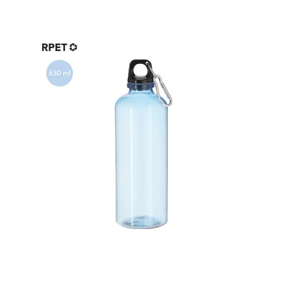 Bidón fabricado en resistente material RPET, con una capacidad de 630 ml. Cuerpo translúcido y tapón negro de cierre a rosca para garantizar un sellado óptimo. Incluye mosquetón metálico que facilita su transporte. Libre de BPA.El material RPET se elabora a partir de plástico reciclado, para así fomentar la reutilización de residuos plásticos y ayudar a la sostenibilidad del planeta.