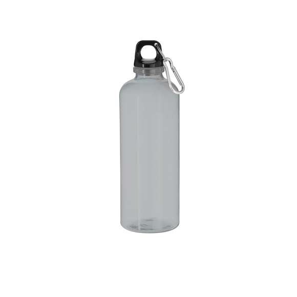 Bidón fabricado en resistente material RPET, con una capacidad de 630 ml. Cuerpo translúcido y tapón negro de cierre a rosca para garantizar un sellado óptimo. Incluye mosquetón metálico que facilita su transporte. Libre de BPA.El material RPET se elabora a partir de plástico reciclado, para así fomentar la reutilización de residuos plásticos y ayudar a la sostenibilidad del planeta.