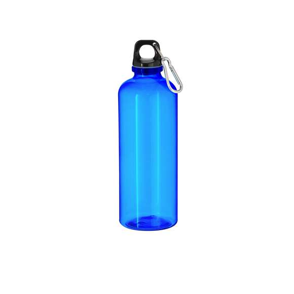 Bidón fabricado en resistente material RPET, con una capacidad de 630 ml. Cuerpo translúcido y tapón negro de cierre a rosca para garantizar un sellado óptimo. Incluye mosquetón metálico que facilita su transporte. Libre de BPA.El material RPET se elabora a partir de plástico reciclado, para así fomentar la reutilización de residuos plásticos y ayudar a la sostenibilidad del planeta.