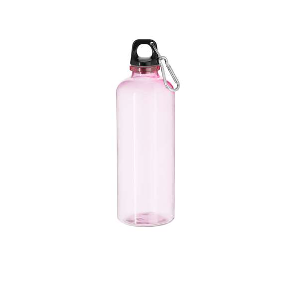 Bidón fabricado en resistente material RPET, con una capacidad de 630 ml. Cuerpo translúcido y tapón negro de cierre a rosca para garantizar un sellado óptimo. Incluye mosquetón metálico que facilita su transporte. Libre de BPA.El material RPET se elabora a partir de plástico reciclado, para así fomentar la reutilización de residuos plásticos y ayudar a la sostenibilidad del planeta.