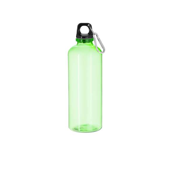 Bidón fabricado en resistente material RPET, con una capacidad de 630 ml. Cuerpo translúcido y tapón negro de cierre a rosca para garantizar un sellado óptimo. Incluye mosquetón metálico que facilita su transporte. Libre de BPA.El material RPET se elabora a partir de plástico reciclado, para así fomentar la reutilización de residuos plásticos y ayudar a la sostenibilidad del planeta.