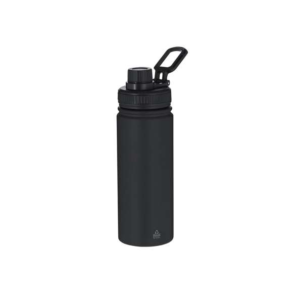 Bidón de Acero Inox Reciclado con 550 ml de capacidad. Incluye tapadera color negro con sistema de cierre a rosca, agarre de silicona para un óptimo sellado, dosificador y asa para transporte ajustable. En acabado mate especialmente diseñado para láser. Incluye distintivo Acero Inox Reciclado.El acero es uno de los materiales más demandados y que puede encontrarse casi en todas partes, desde productos de uso diario a grandes construcciones. Con innumerables propiedades, entre las que cabe destacar la durabilidad y su alto grado de reutilización, convirtiéndolo en una alternativa muy valorada en soluciones de sostenibilidad. Debidamente tratado, permite obtener nuevos recursos de infinita utilización.