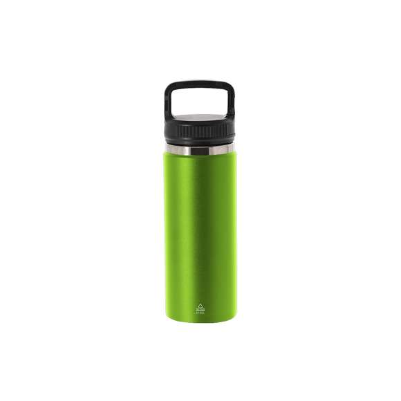 Bidón térmico de 550 ml de capacidad, fabricado en acero inox reciclado de doble pared. Cuenta con un asa funcional con doble función de mosquetón, que facilita un transporte cómodo y versátil. Con tapadera a rosca y base en color mate, complementada con un elegante aro decorativo en plata. Libre de BPA.El acero es uno de los materiales más demandados y que puede encontrarse casi en todas partes, desde productos de uso diario a grandes construcciones. Con innumerables propiedades, entre las que cabe destacar la durabilidad y su alto grado de reutilización, convirtiéndolo en una alternativa muy valorada en soluciones de sostenibilidad. Debidamente tratado, permite obtener nuevos recursos de infinita utilización.