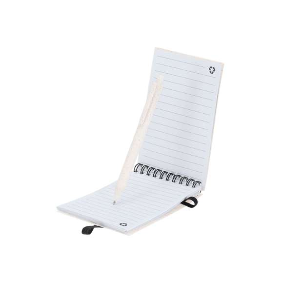 Completo set que incluye:- Vaso fabricado en resistente PP con 370 ml de capacidad.Incorpora una tapa dosificadora para mayor comodidad.- Bloc de anillas con tapas de caña de trigo con bolígrafo a juego. De tamaño compacto, con elástico de cierre en elegante color negro. Incluye 70 hojas con disposición a una raya y diseño eco. Bolígrafo de mecanismo pulsador en caña de trigo con tinta azul. Incluye distintivo Wheat Straw.Presentado en caja de diseño kraft.La Caña de Trigo fomenta la utilización de materias primas naturales, reduciendo así las emisiones contaminantes.