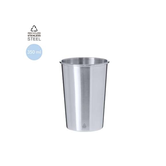 Vaso de acero inoxidable reciclado de 350 ml de capacidad. Con acabado cromado. Incluye distintivo de acero inoxidable reciclado.El acero es uno de los materiales más demandados y que puede encontrarse casi en todas partes, desde productos de uso diario a grandes construcciones. Con innumerables propiedades, entre las que cabe destacar la durabilidad y su alto grado de reutilización, convirtiéndolo en una alternativa muy valorada en soluciones de sostenibilidad. Debidamente tratado, permite obtener nuevos recursos de infinita utilización.