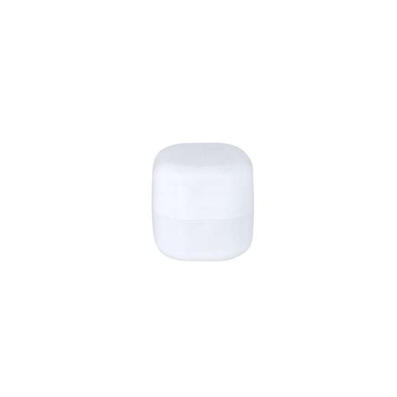 Bálsamo labial con aroma vainilla en forma de dado. Incluye protección SPF15. Dermatológicamente testado.