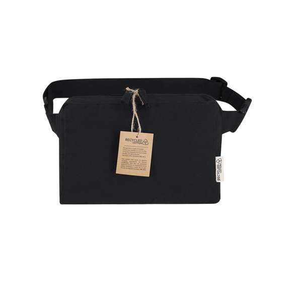 Riñonera rectangular en algodón reciclado. Con bolsillo central cierre de cremallera, doble tirador y cinta ajustable con cierre de hebilla a juego. Además, incluye bolsillo en la parte posterior. Con distintivo de algodón reciclado.