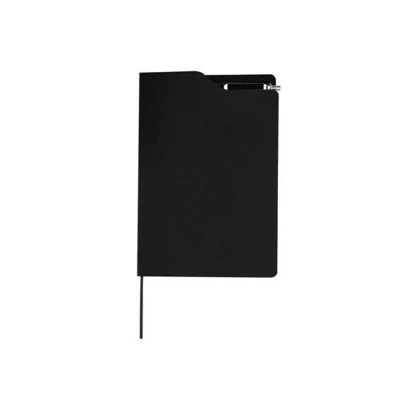 Bloc de notas con bolígrafo en RPET. Incluye 80 páginas de color crema a rayas, marcapáginas y elástico portabolígrafos a juego. Cuenta con bolígrafo con mecanismo pulsador y tinta azul. Incluye distintivo RPET.El material RPET se elabora a partir de plástico reciclado, para así fomentar la reutilización de residuos plásticos y ayudar a la sostenibilidad del planeta.