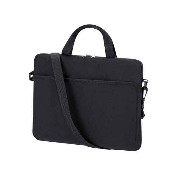 Funda para ordenador portátil confeccionada en soft shell, con compartimento principal acolchado para dispositivos de hasta 14 pulgadas. Diseñada con cierre de cremallera de doble tirador y un práctico bolsillo exterior de acceso rápido. Fácil de transportar gracias a sus asas de mano, cinta para hombro ajustable y cinta trasera para trolley.