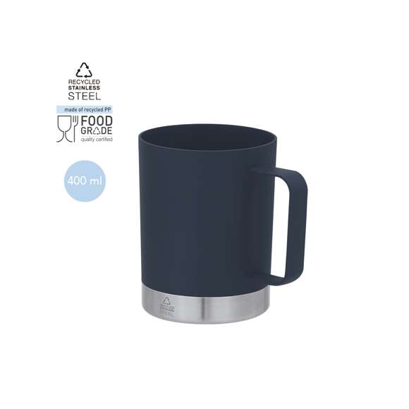 Taza de PP reciclado, combinado con base de acero inoxidable reciclado. Con 400 ml de capacidad.Con certificación Food Grade, garantizando la seguridad cuando los alimentos entran en contacto con el material usado para fabricar el producto. Con distintivo de Acero Inox Reciclado.El PP reciclado es un plástico reciclado y altamente reciclable, de gran resistencia y apto para multitud de aplicaciones.El acero es uno de los materiales más demandados y que puede encontrarse casi en todas partes, desde productos de uso diario a grandes construcciones. Con innumerables propiedades, entre las que cabe destacar la durabilidad y su alto grado de reutilización, convirtiéndolo en una alternativa muy valorada en soluciones de sostenibilidad. Debidamente tratado, permite obtener nuevos recursos de infinita utilización.