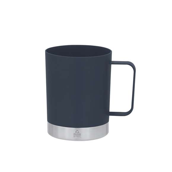 Taza de PP reciclado, combinado con base de acero inoxidable reciclado. Con 400 ml de capacidad.Con certificación Food Grade, garantizando la seguridad cuando los alimentos entran en contacto con el material usado para fabricar el producto. Con distintivo de Acero Inox Reciclado.El PP reciclado es un plástico reciclado y altamente reciclable, de gran resistencia y apto para multitud de aplicaciones.El acero es uno de los materiales más demandados y que puede encontrarse casi en todas partes, desde productos de uso diario a grandes construcciones. Con innumerables propiedades, entre las que cabe destacar la durabilidad y su alto grado de reutilización, convirtiéndolo en una alternativa muy valorada en soluciones de sostenibilidad. Debidamente tratado, permite obtener nuevos recursos de infinita utilización.