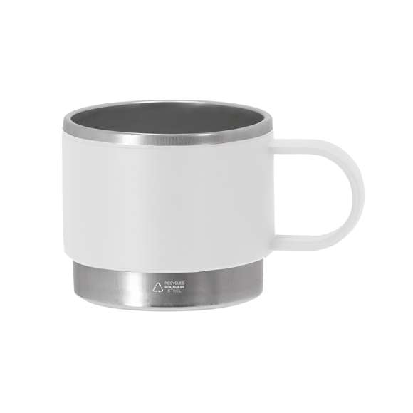 Taza de PP reciclado, combinado con base de acero inoxidable reciclado. Con 140 ml de capacidad. Incluye distintivo Acero Inox Reciclado.El PP reciclado es un plástico reciclado y altamente reciclable, de gran resistencia y apto para multitud de aplicaciones.El acero es uno de los materiales más demandados y que puede encontrarse casi en todas partes, desde productos de uso diario a grandes construcciones. Con innumerables propiedades, entre las que cabe destacar la durabilidad y su alto grado de reutilización, convirtiéndolo en una alternativa muy valorada en soluciones de sostenibilidad. Debidamente tratado, permite obtener nuevos recursos de infinita utilización.