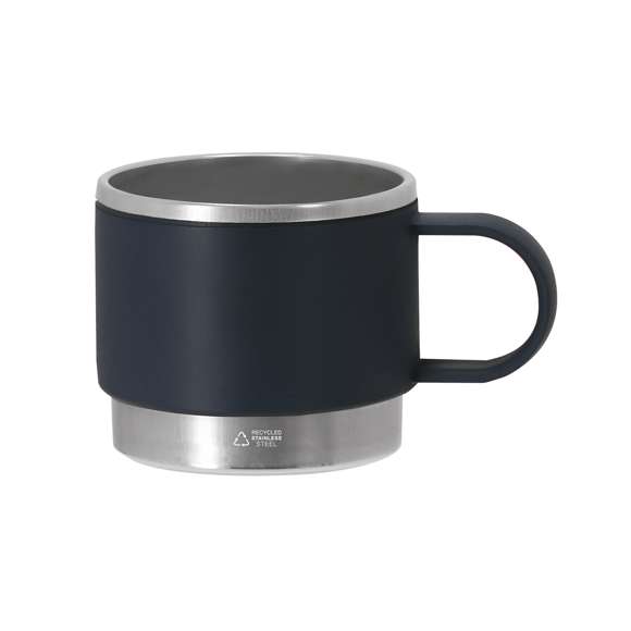 Taza de PP reciclado, combinado con base de acero inoxidable reciclado. Con 140 ml de capacidad. Incluye distintivo Acero Inox Reciclado.El PP reciclado es un plástico reciclado y altamente reciclable, de gran resistencia y apto para multitud de aplicaciones.El acero es uno de los materiales más demandados y que puede encontrarse casi en todas partes, desde productos de uso diario a grandes construcciones. Con innumerables propiedades, entre las que cabe destacar la durabilidad y su alto grado de reutilización, convirtiéndolo en una alternativa muy valorada en soluciones de sostenibilidad. Debidamente tratado, permite obtener nuevos recursos de infinita utilización.