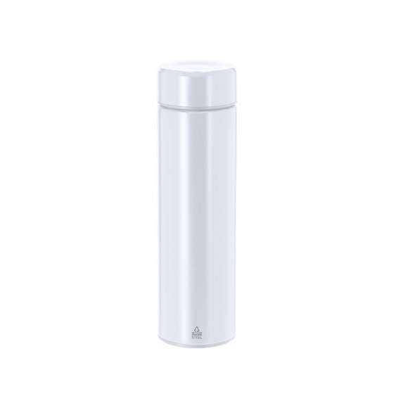 Termo en Acero Inox Reciclado de 450 ml de capacidad. Con doble pared para mejor y más duradera conservación de la temperatura e interior con recubrimiento de cerámica, apto para bebidas carbonatadas. Infusor incluido y sistema de apertura fácil a rosca. Con distintivo de Acero Inox Reciclado.El acero es uno de los materiales más demandados y que puede encontrarse casi en todas partes, desde productos de uso diario a grandes construcciones. Con innumerables propiedades, entre las que cabe destacar la durabilidad y su alto grado de reutilización, convirtiéndolo en una alternativa muy valorada en soluciones de sostenibilidad. Debidamente tratado, permite obtener nuevos recursos de infinita utilización.