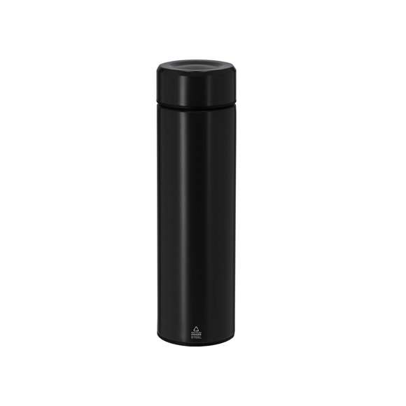 Termo en Acero Inox Reciclado de 450 ml de capacidad. Con doble pared para mejor y más duradera conservación de la temperatura e interior con recubrimiento de cerámica, apto para bebidas carbonatadas. Infusor incluido y sistema de apertura fácil a rosca. Con distintivo de Acero Inox Reciclado.El acero es uno de los materiales más demandados y que puede encontrarse casi en todas partes, desde productos de uso diario a grandes construcciones. Con innumerables propiedades, entre las que cabe destacar la durabilidad y su alto grado de reutilización, convirtiéndolo en una alternativa muy valorada en soluciones de sostenibilidad. Debidamente tratado, permite obtener nuevos recursos de infinita utilización.