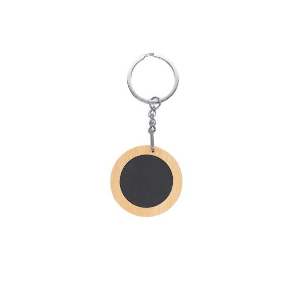 Llavero en combinación de bambú y metal. Con área en acabado gomoso, ideal para grabado láser con terminación plata efecto espejo.Materiales como el bambú fomentan la utilización de materias primas naturales, reduciendo las emisiones contaminantes. Proviene de una planta de gran resistencia y versatilidad, con crecimiento y regeneración rápidos, siendo una excelente alternativa al uso de madera tradicional.