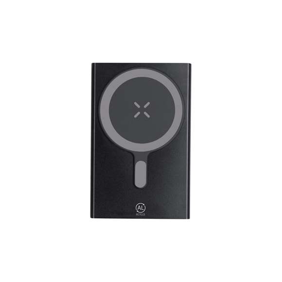 Batería auxiliar externa de 5.000 mAh fabricada en Aluminio Reciclado, con carga inalámbrica de 15W para tecnología Qi y fijación magnética Magsafe y entrada/salida USB Tipo C. Indicadores LED de estado de carga, botón de encendido/apagado y cable de carga Tipo C incluido. Incluye distintivo de Aluminio Reciclado.El Aluminio Reciclado es un material con posibilidades de reciclaje casi infinitas, sin perder sus propiedades originales y consumiendo menos energía en este proceso.Certificación GRS (Global Recycled Standard / Estándar de Reciclaje Global), que garantiza el origen reciclado del material usado para fabricar el producto.Entrada/Salida USB Tipo C: 5-9 V CC 1-1,67 ALas capacidades mostradas en todas nuestras baterías auxiliares externas son reales, incorporando todas ellas baterías de grado A y no recicladas, con una vida útil de al menos 500 ciclos de carga y según normativa CE.Además, están fabricadas conforme a los estándares RoHS y en cumplimiento con los siguientes requisitos de seguridad:Sistema de protección contra sobrecarga del power bank.Sistema de protección contra descarga completa que proporciona una mayor durabilidad del power bank.Sistema de bloqueo para evitar cortocircuitos.Sistema de transferencia de carga constante, acorde con la capacidad del dispositivo de destino.