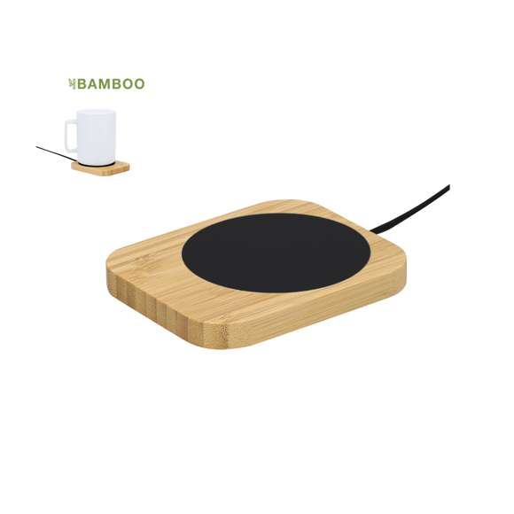 Calentador de tazas, fabricado con cuerpode bambú. Ideal para mantener las bebidas a la temperatura ideal. Incluye un cable de carga de 1 metro con doble conexión Tipo-C y USB, adaptable a diferentes dispositivos.Materiales como el Bambú fomentan la utilización de materias primas naturales reduciendo las emisiones contaminantes. Además, el bambú proviene de una planta de gran resistencia y versatilidad, con crecimiento y regeneración rápida, siendo una excelente alternativa al uso de madera tradicional.