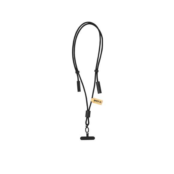 Innovador lanyard con función de soporte y cable cargador, fabricado en una combinación de poliéster RPET y aluminio reciclado. Diseñado para colocarse fácilmente entre la funda y el smartphone gracias a su accesorio de transporte. Incluye cinta a juego, mosquetón metálico giratorio en color negro y accesorio de seguridad para el cuello. Ofrece funcionalidad de carga y traspaso de datos, con entrada USB y Tipo C, y salidas Micro USB, Lightning y Tipo C. Presenta un distintivo de RPET en etiqueta kraft, destacando su compromiso sostenible.El material RPET se elabora a partir de plástico reciclado, para así fomentar la reutilización de residuos plásticos y ayudar a la sostenibilidad del planeta.El Aluminio Reciclado es un material con posibilidades de reciclaje casi infinitas, sin perder sus propiedades originales y consumiendo menos energía en este proceso.Certificación GRS (Global Recycled Standard / Estándar de Reciclaje Global), que garantiza el origen reciclado del material usado para fabricar el producto.