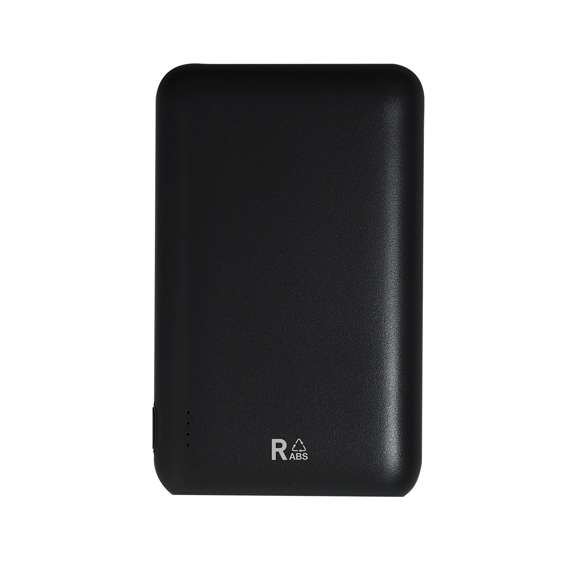 Batería auxiliar externa en ABS reciclado( RABS) de 5.000 mAh de capacidad de carga. Incluye salida USB dual para carga simultánea de 2 dispositivos, entrada Micro USB, y conexión Tipo C de entrada y salida. Con indicador de estado de carga. Incluye distintivo RABS.El RABS es un plástico altamente reciclable de gran resistencia y con multitud de aplicaciones que lo convierten en una solución eco-friendly. Las capacidades mostradas en todas nuestras baterías auxiliares externas son reales, incorporando todas ellas baterías de grado A y no recicladas, con una vida útil de al menos 500 ciclos de carga y según normativa CE.Además, están fabricadas conforme a los estándares RoHS y en cumplimiento con los siguientes requisitos de seguridad:Sistema de protección contra sobrecarga del power bank.Sistema de protección contra descarga completa que proporciona una mayor durabilidad del power bank.Sistema de bloqueo para evitar cortocircuitos.Sistema de transferencia de carga constante, acorde con la capacidad del dispositivo de destino.5000 mAh. 2 Salidas USB. Entrada Micro USB. Salida y Entrada Tipo C