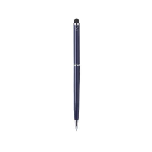Elegante bolígrafo puntero de Aluminio Reciclado. Con mecanismo giratorio de acabado brillo y puntero en la parte superior en negro, en tinta azul. Clip y accesorios en acabado cromado. Con logo de Aluminio Reciclado grabado.El Aluminio Reciclado es un material con posibilidades de reciclaje casi infinitas, sin perder sus propiedades originales y consumiendo menos energía en este proceso.Certificación GRS (Global Recycled Standard / Estándar de Reciclaje Global), que garantiza el origen reciclado del material usado para fabricar el producto.