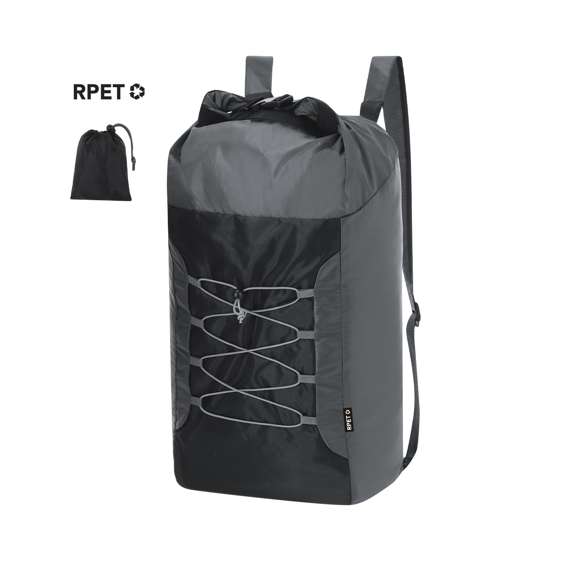 Mochila plegable en resistente poliéster RPET 210D y ripstop. Con cierre bucle en compartimento principal, cordones elásticos y cintas de hombros regulables.El material RPET se elabora a partir de plástico reciclado, para así fomentar la reutilización de residuos plásticos y ayudar a la sostenibilidad del planeta.