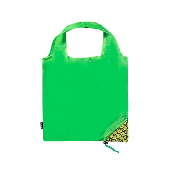 Bolsa plegable en RPET 190T con diseños de frutas. Incluye accesorio de ajuste para fácil plegado y distintivo RPET. Con una resistencia de hasta 7 kg de peso.El material RPET se elabora a partir de plástico reciclado, para así fomentar la reutilización de residuos plásticos y ayudar a la sostenibilidad del planeta.