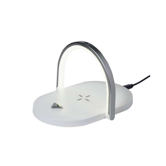 Lámpara multifunción fabricada en resistente ABS. Con cargador inalámbrico de 15W integrado y 32 LEDs en un aro plegable que también hace de soporte. Compatible con dispositivos móviles de carga inalámbrica y con cable cargador Tipo C -incluido-. Disponible manual de instrucciones en español e inglés.Fabricada conforme a los estándares RoHS y en cumplimiento con los siguientes requisitos de seguridad:Sistema de protección contra sobrecalentamiento.Sistema de protección contra sobrecarga.Sistema de bloqueo para evitar cortocircuitos.