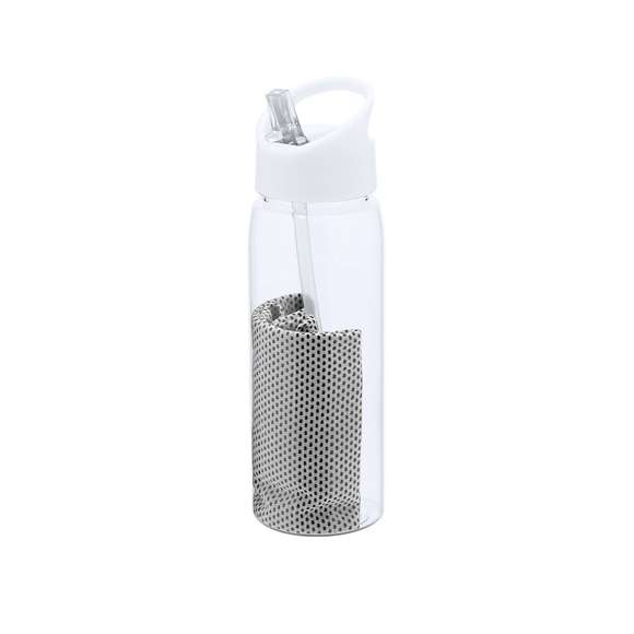 Set de bidón y toalla fabricados en RPET. Bidón de 800 ml de capacidad con sistema de fácil apertura libre de BPA con dosificador de pajita y asa de transporte a juego y toalla a juego de 30x80cm. El material RPET se elabora a partir de plástico reciclado, para así fomentar la reutilización de residuos plásticos y ayudar a la sostenibilidad del planeta.