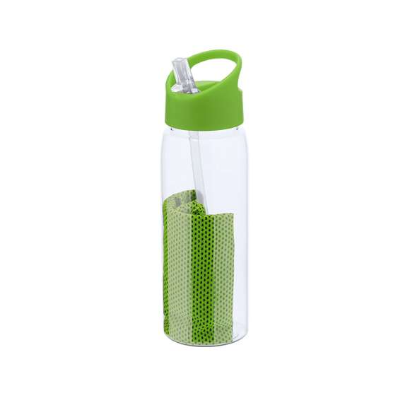 Set de bidón y toalla fabricados en RPET. Bidón de 800 ml de capacidad con sistema de fácil apertura libre de BPA con dosificador de pajita y asa de transporte a juego y toalla a juego de 30x80cm. El material RPET se elabora a partir de plástico reciclado, para así fomentar la reutilización de residuos plásticos y ayudar a la sostenibilidad del planeta.