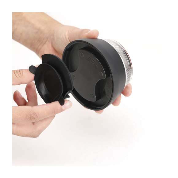 Soporte ventosa apto para ref 21949, que le permitirá usar la baliza en superficies no metálicas tales como cristal, aluminio o fibra de vidrio. Fijación imantada de fácil colocación.