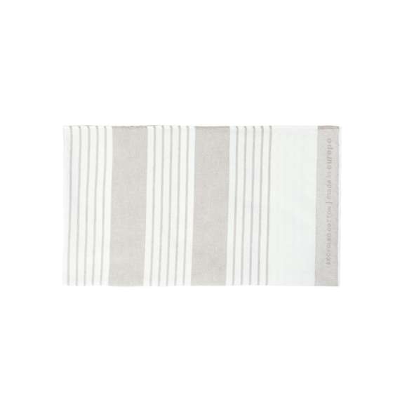  	Toalla de línea nature y acabado color tierra. De fabricación europea y en combinación de algodón reciclado GRS y poliéster de 330g/m2. Con certificación GRS (Global Recycled Standard / Estándar de Reciclaje Global) que acredita el origen reciclado del material usado en la fabricación del producto. Tamaño 150 x 80 cm.