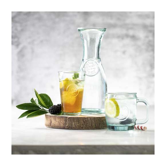 Vaso de línea nature de 300 ml de capacidad. De fabricación europea y hecho en cristal reciclado GRS (Global Recycled Standard / Estándar de Reciclaje Global), que garantiza el origen reciclado del material usado para fabricar el producto.