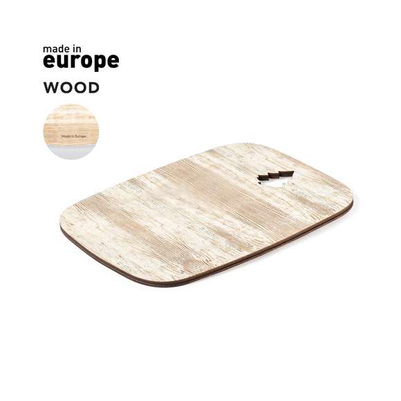 Tabla rectangular de corte y presentación con troquelado de árbol de navidad. Fabricada en madera natural y de original acabado bicolor. Amplia superficie de marcaje y distintivo Made In Europe.