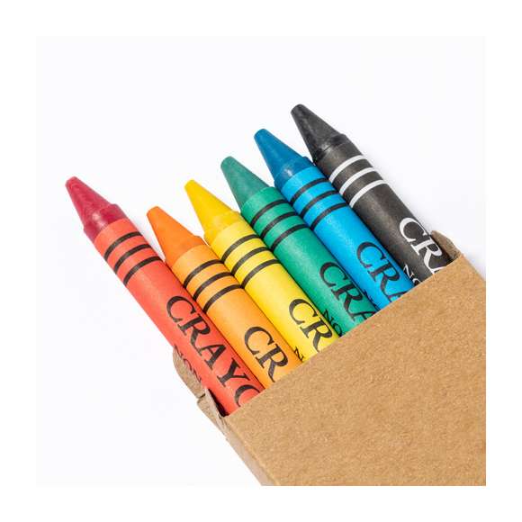 Maceta de línea nature con semillas de capuchina. Presentada en sobre de papel reciclado de diseño, con caja interior de 6 ceras para colorear en estuche de cartón reciclado. Un gadget ecológico que combina el cuidado del medio ambiente con la diversión de colorear.