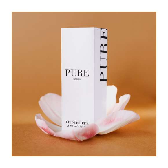 Eau de toilette para mujer Pure. Una mezcla perfecta de notas dulces que resaltan la silueta moderna de la composición y aportan un toque envolvente. En spray de 20 ml rellenable y con tapón transparente. Presentado en caja de diseño premium.