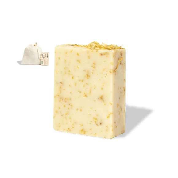  	Pastilla de jabón vegano de 100 gr. Aroma de caléndula y manzanilla  con propiedades calmantes, hidratantes y reparadoras. Dermatológicamente testado y de fabricación europea. Presentación en bolsa individual de algodón, con cierre de cordón y etiqueta distintiva. 	 	Producto sostenible y 100% vegano, sin ingredientes de procedencia animal. Además, no se han realizado pruebas de estos productos en animales, promoviendo el cuidado y respeto de todos ellos.