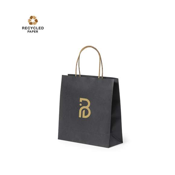 Bolsa de línea nature, fabricada en papel reciclado acabado en negro de 100g/m2, con asas cortas reforzadas en tono natural y fuelle. Resistencia hasta 6 kg de peso.