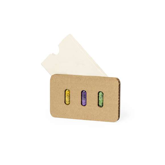 Set de cápsulas con semillas presentado en estuche troquelado de cartón reciclado con instrucciones de plantado. Este kit de huerto contiene semillas de lavanda, hinojo y eneldo.
