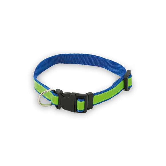 Collar reflectante para mascota en resistente y suave poliéster de vivos colores. Con cinta ajustable de cierre de clic y accesorio metálico para cinta de paseo.