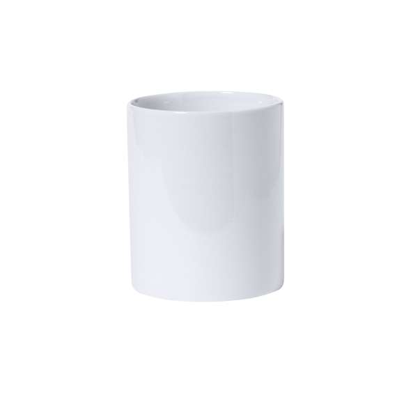 Taza de cerámica de 370ml de capacidad en color blanco. Presentada en caja individual.